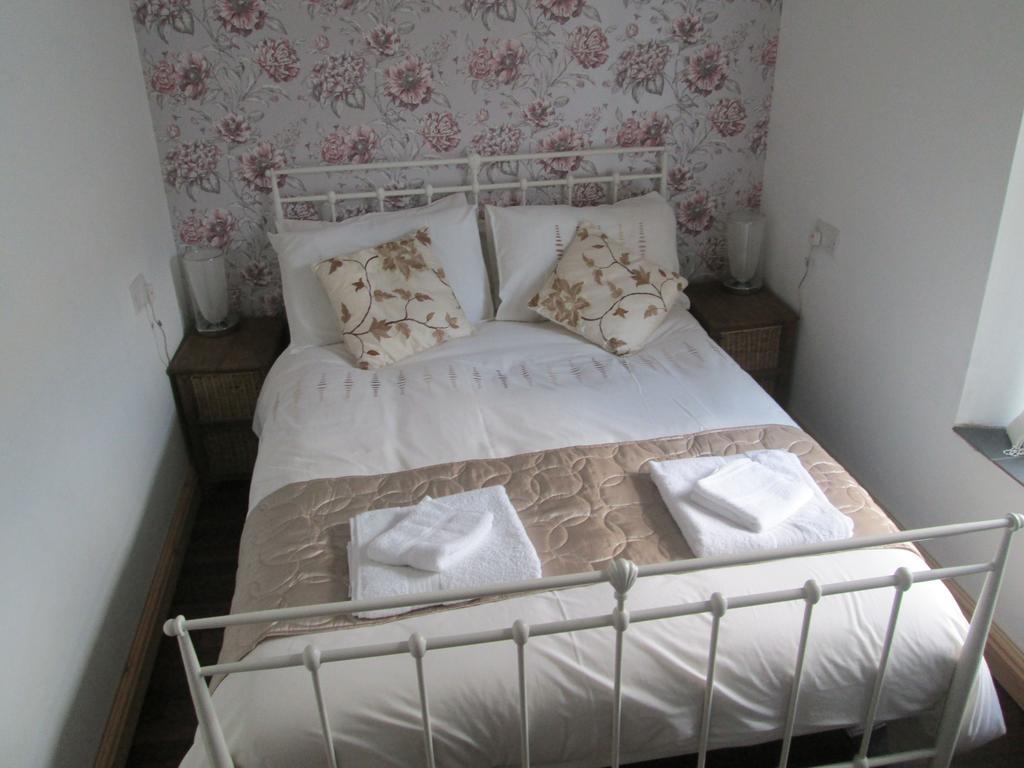 The Hub At Abercrave Bed & Breakfast Abercraf Bagian luar foto
